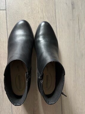 Clarks Black Leather Ankle Boot with Side Zip